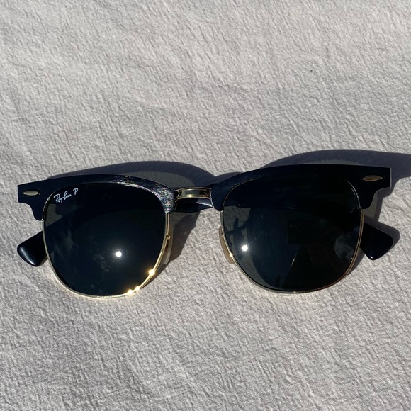 Like new polarized Clubmaster Ray Ban sunglasses - Picture 7 of 8